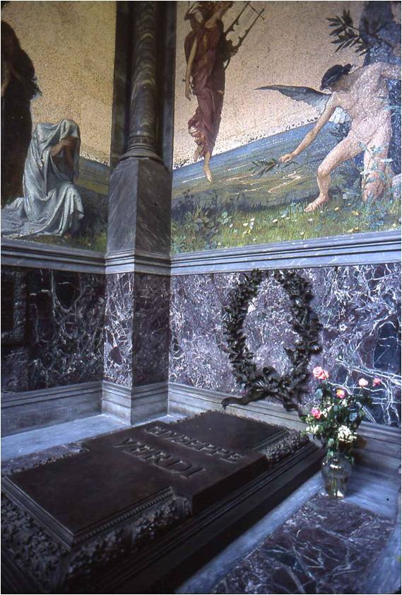 Tumba de Verdi y Giuseppina, en la casa de reposo para músicos sin recursos que él construyó en Milán